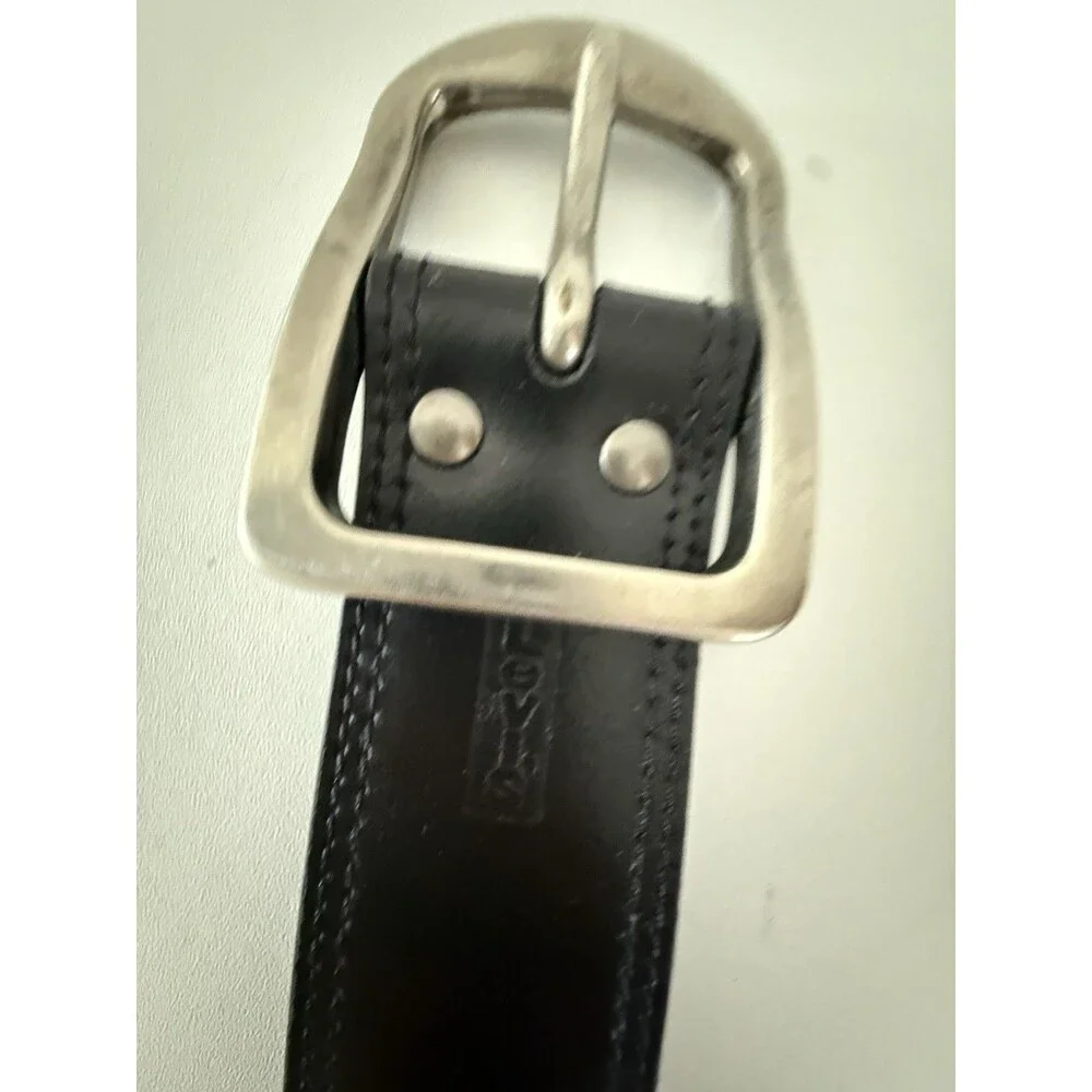 Levi’s Men’s Black Genuine Leather Belt Size 40/100 Silver Buckle 11LP0221